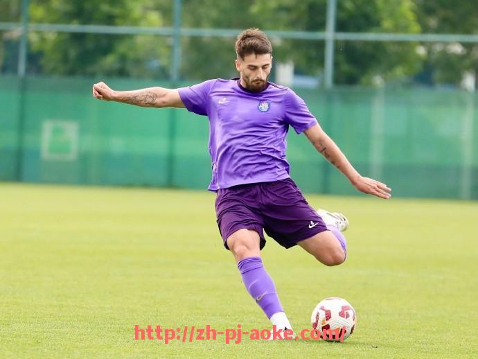 澳客足彩-世俱杯比赛球员对抗成功率数据揭示高水平身体对抗的重要性